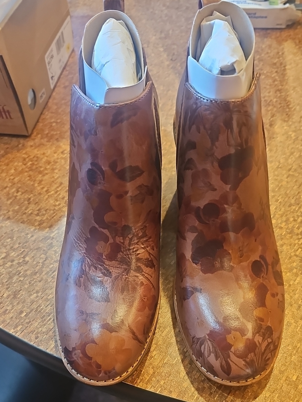 Soffitt Sacora Blush Floral Brown Leather Ankle Booties Size 8 NWT